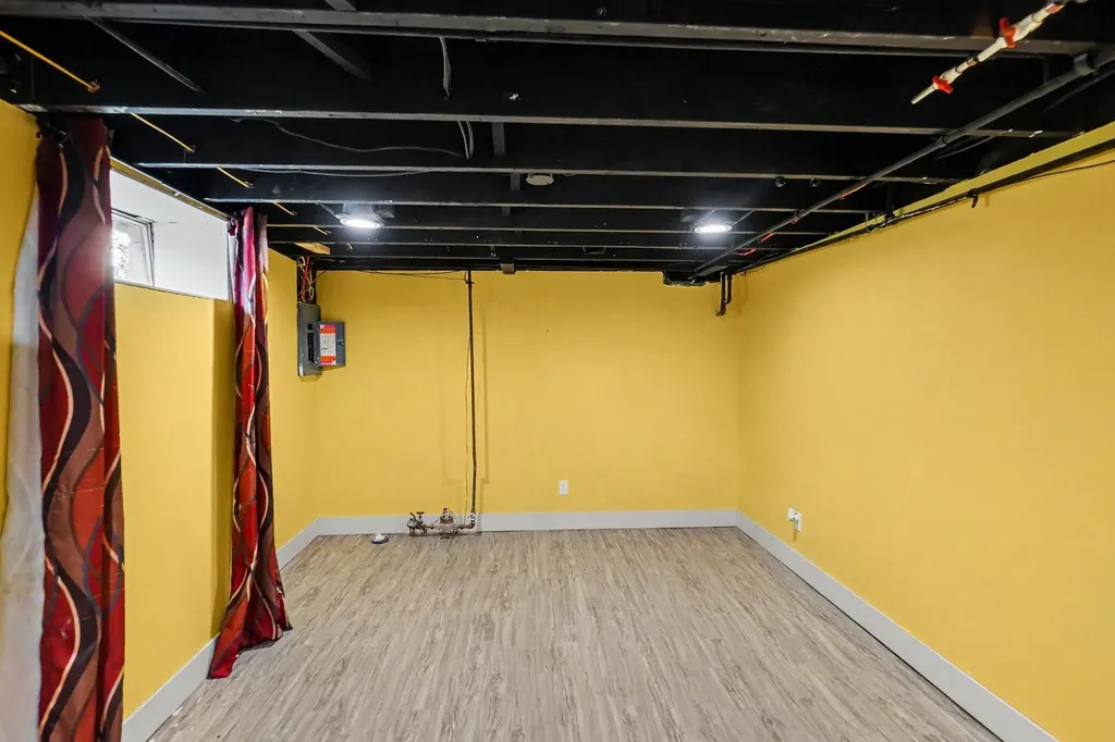 1262 NE Beechwood Street NE Grand Rapids City MI 49505