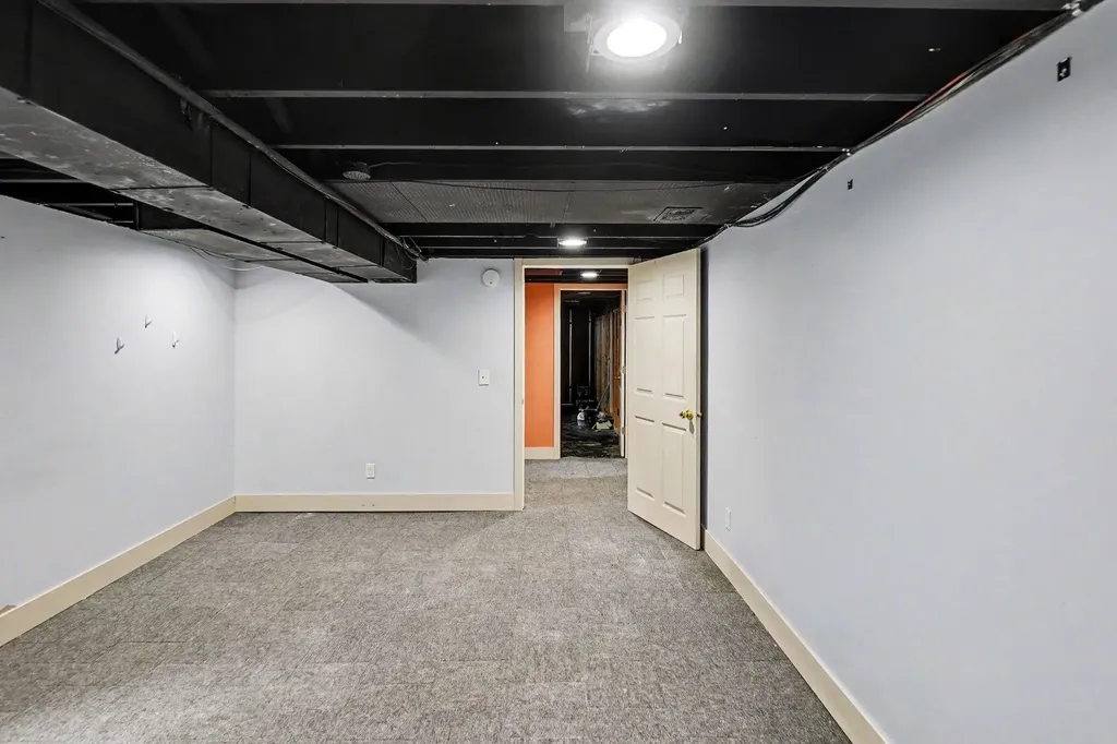 1262 NE Beechwood Street NE Grand Rapids City MI 49505