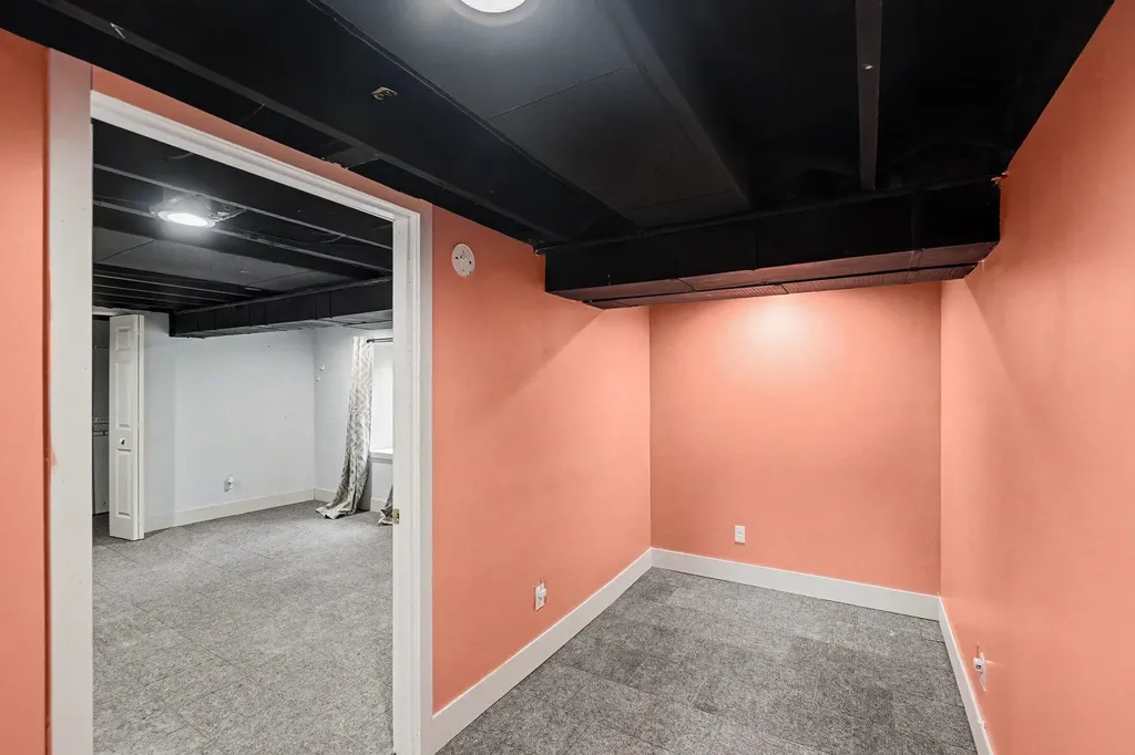 1262 NE Beechwood Street NE Grand Rapids City MI 49505