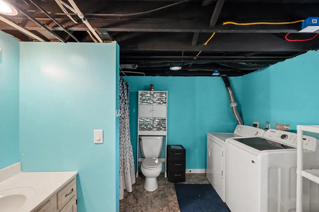 1262 NE Beechwood Street NE Grand Rapids City MI 49505