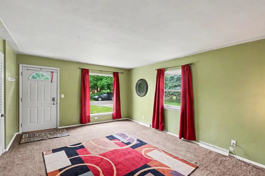 1262 NE Beechwood Street NE Grand Rapids City MI 49505
