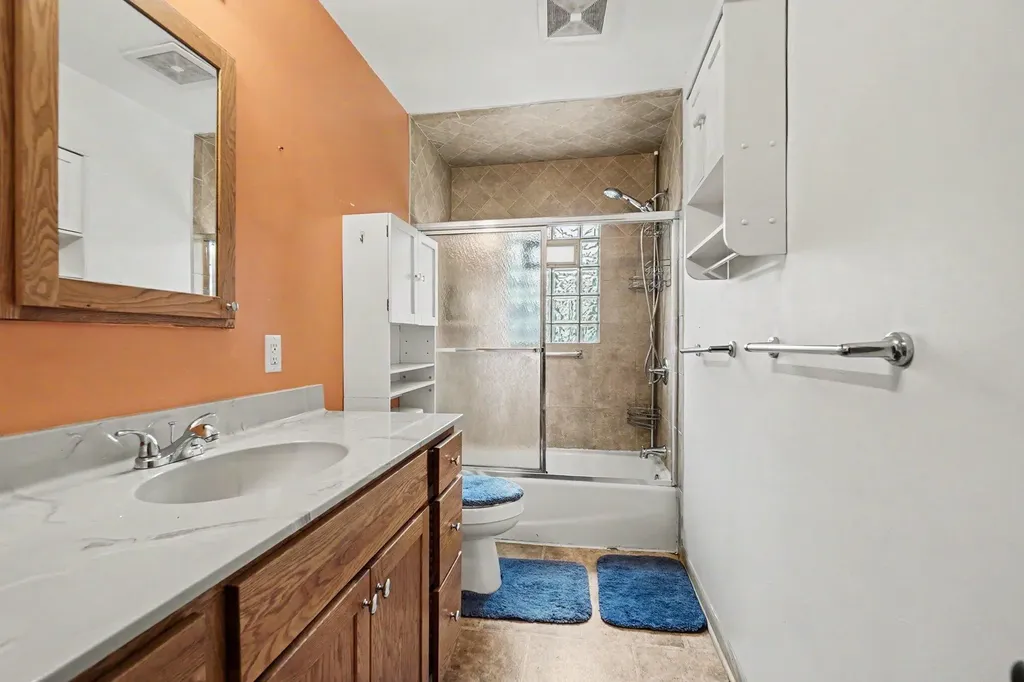 1262 NE Beechwood Street NE Grand Rapids City MI 49505