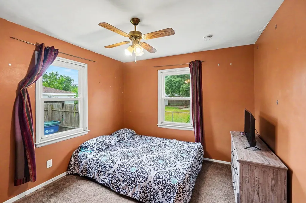 1262 NE Beechwood Street NE Grand Rapids City MI 49505