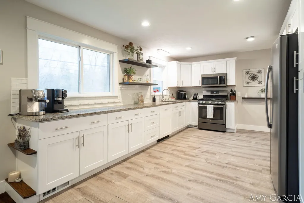 6387 Cascade Road SE Cascade Charter Township MI 49546