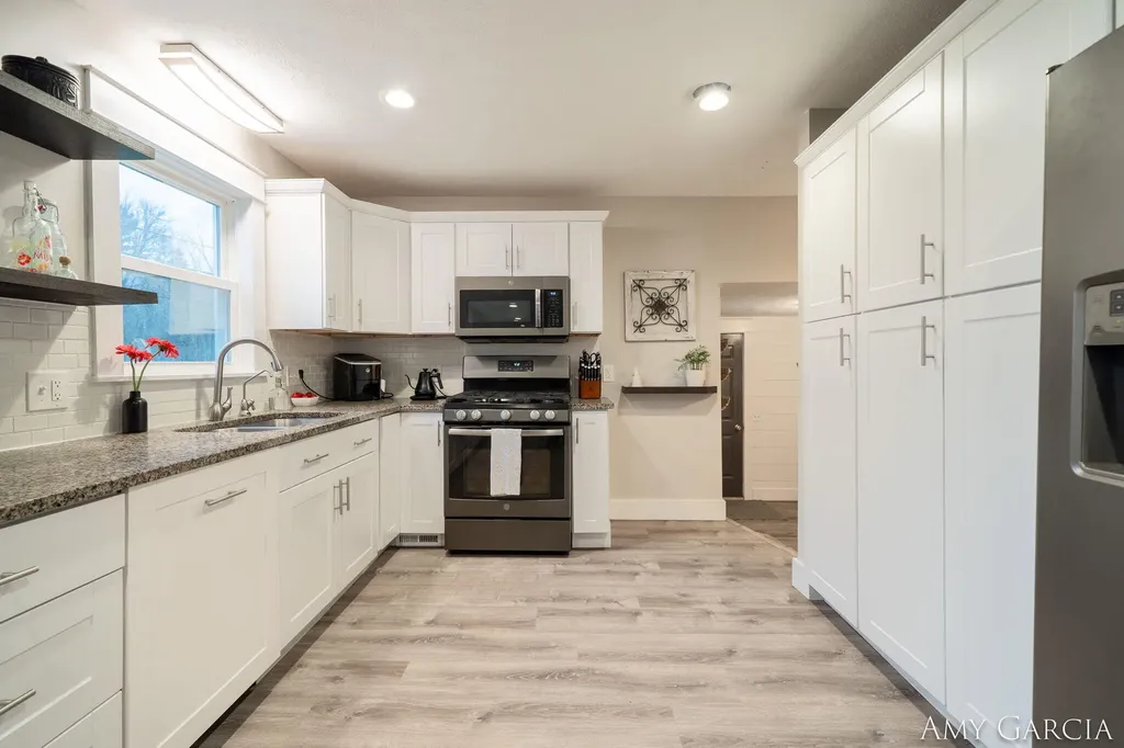 6387 Cascade Road SE Cascade Charter Township MI 49546