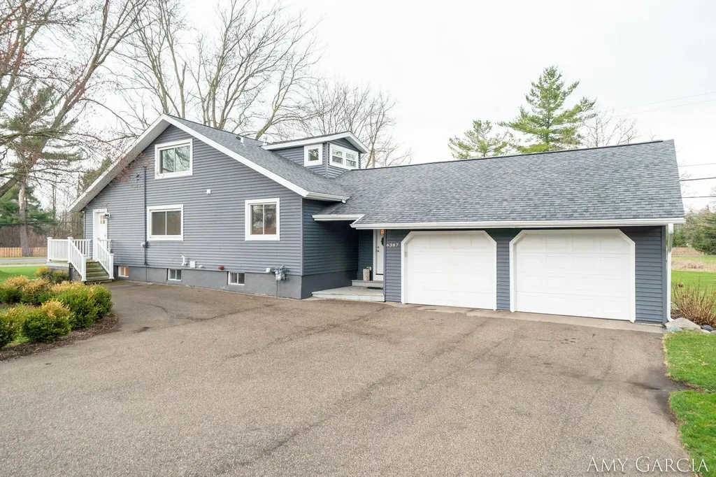6387 Cascade Road SE Cascade Charter Township MI 49546