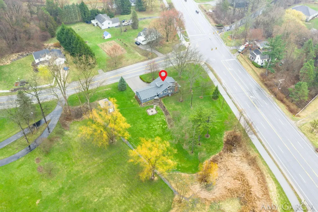 6387 Cascade Road SE Cascade Charter Township MI 49546