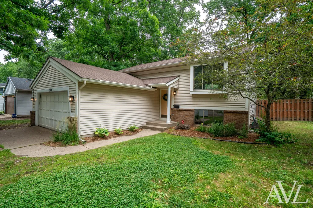 1344 Gladstone Drive SE Grand Rapids City MI 49506
