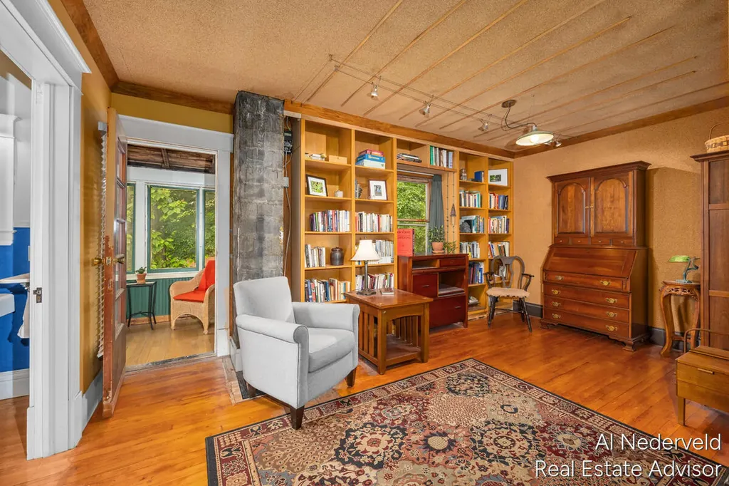 218 Wellington Avenue SE Grand Rapids City MI 49506