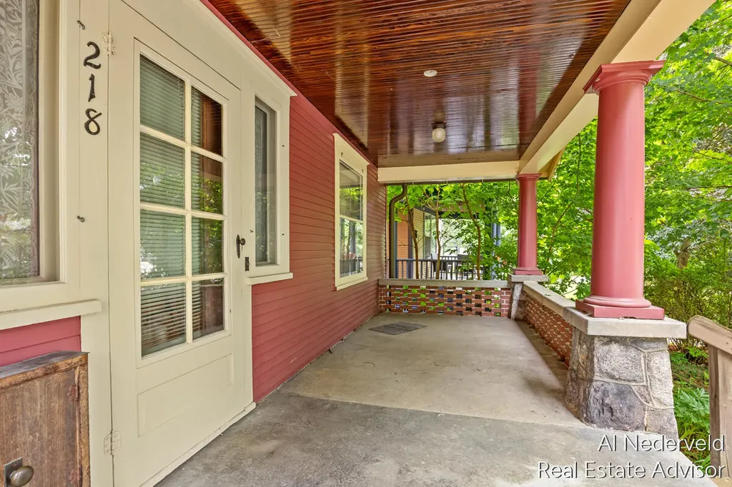 218 Wellington Avenue SE Grand Rapids City MI 49506