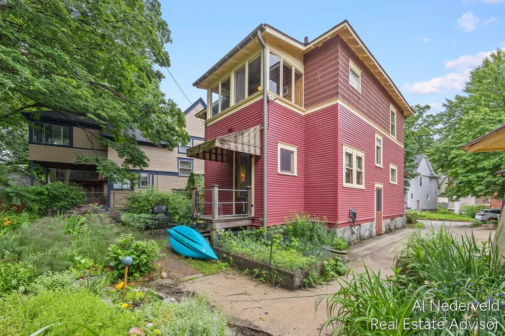 218 Wellington Avenue SE Grand Rapids City MI 49506