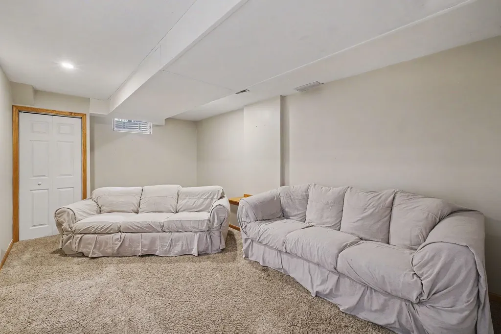 3053 Burritt Street NW Grand Rapids City MI 49504