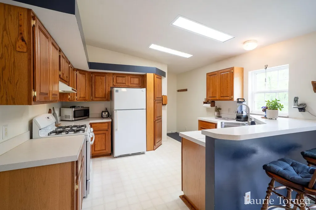 2670 Grand River Drive NE Ada Township MI 49525