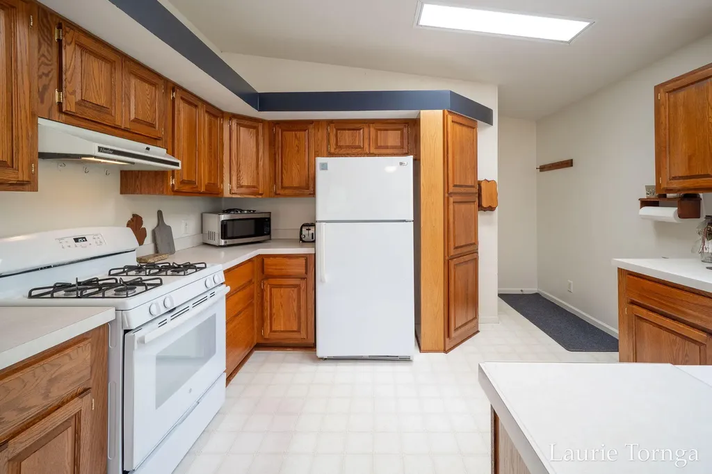 2670 Grand River Drive NE Ada Township MI 49525