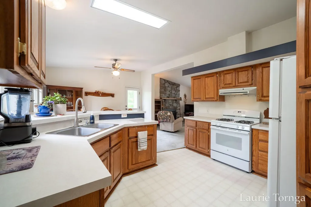 2670 Grand River Drive NE Ada Township MI 49525