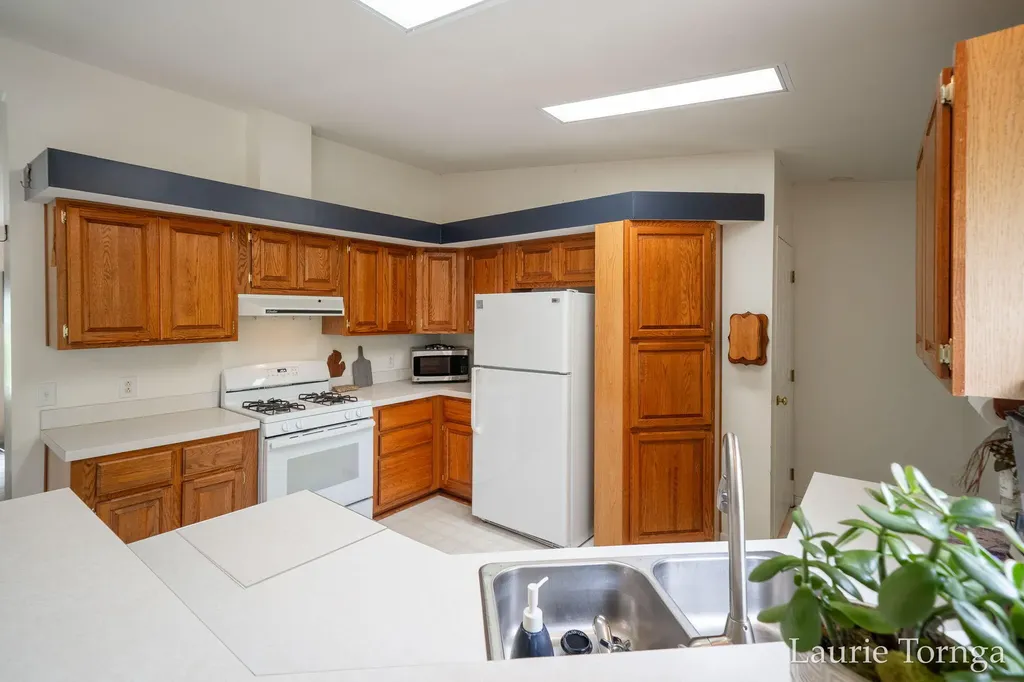 2670 Grand River Drive NE Ada Township MI 49525