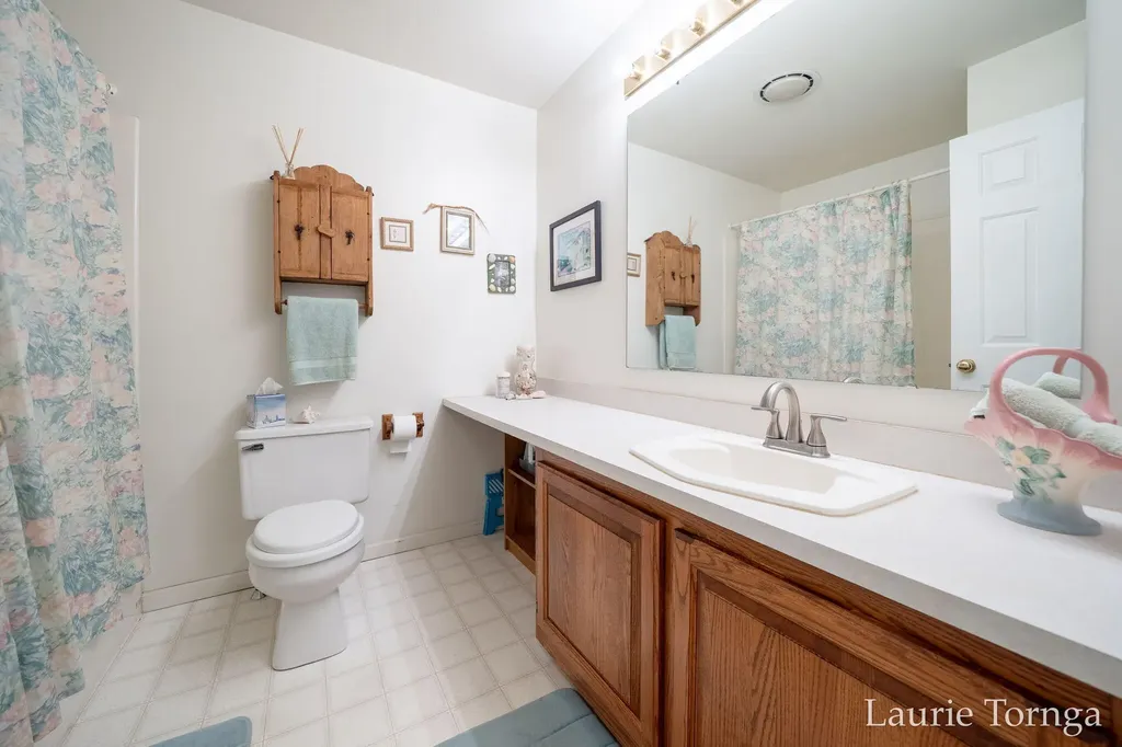 2670 Grand River Drive NE Ada Township MI 49525