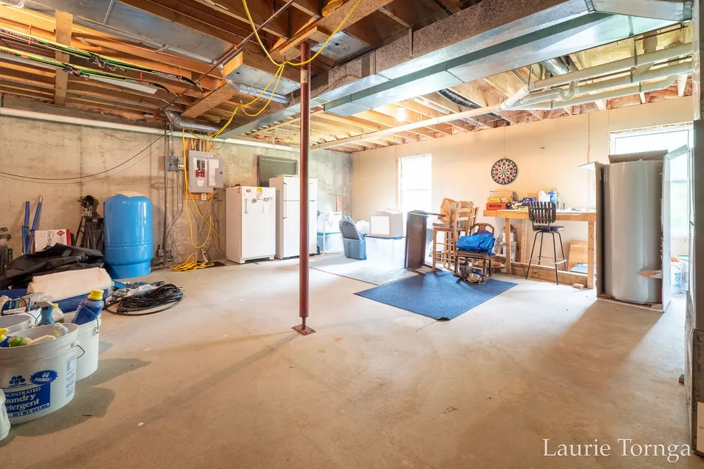 2670 Grand River Drive NE Ada Township MI 49525