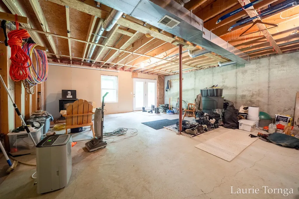 2670 Grand River Drive NE Ada Township MI 49525