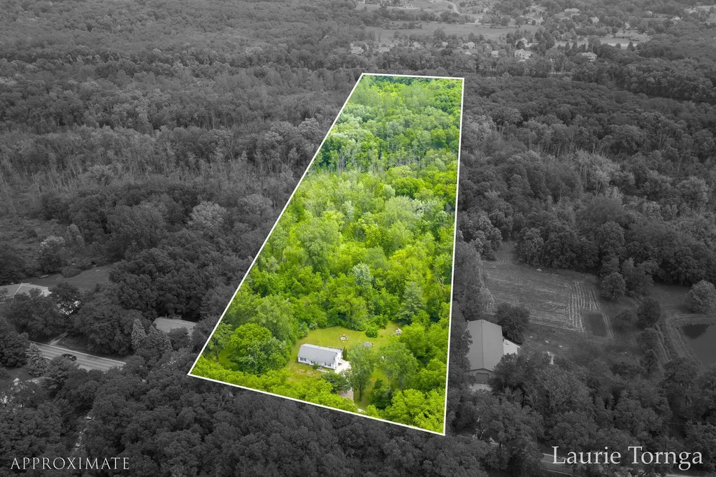 2670 Grand River Drive NE Ada Township MI 49525