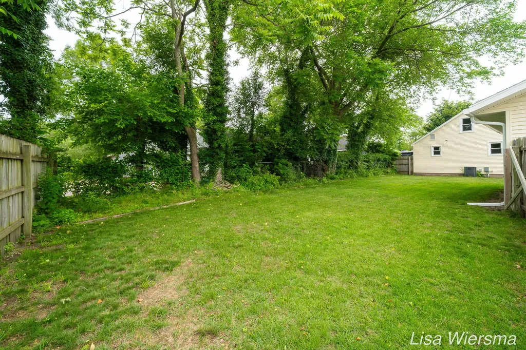 2357 Crozier Avenue Muskegon City MI 49441