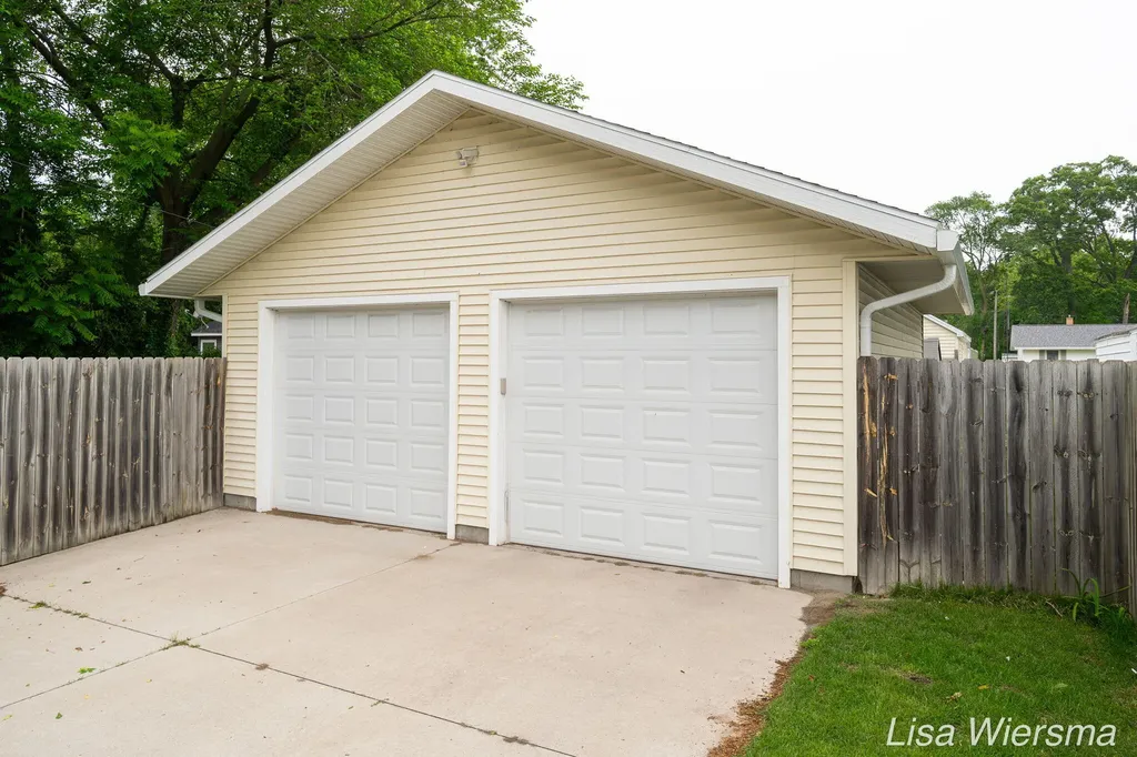 2357 Crozier Avenue Muskegon City MI 49441