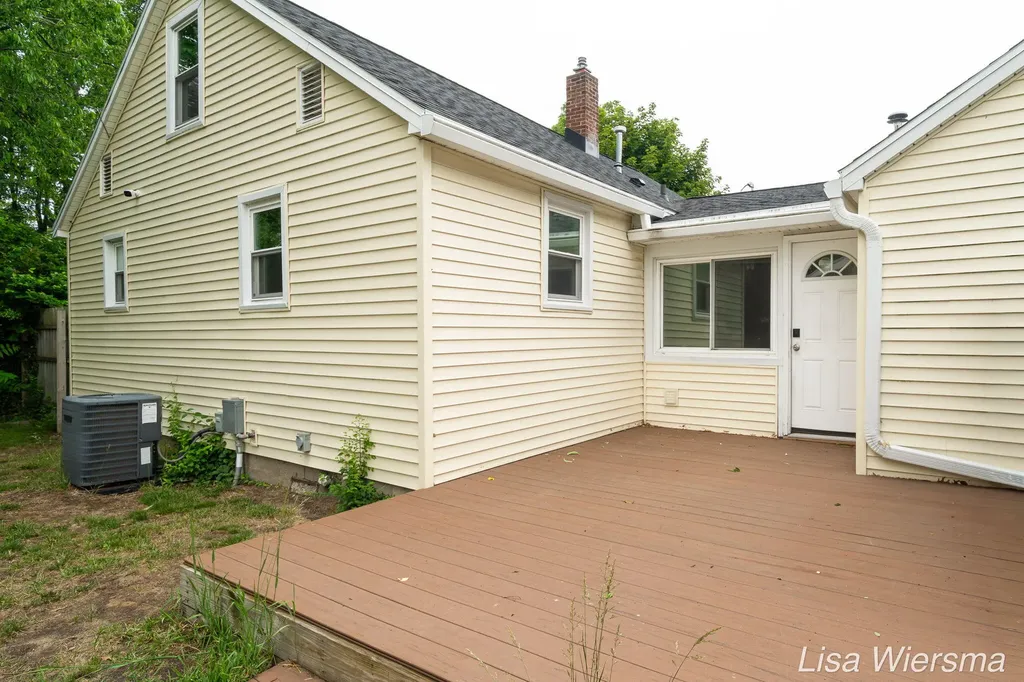 2357 Crozier Avenue Muskegon City MI 49441