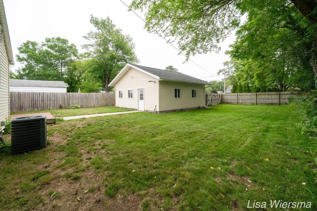 2357 Crozier Avenue Muskegon City MI 49441