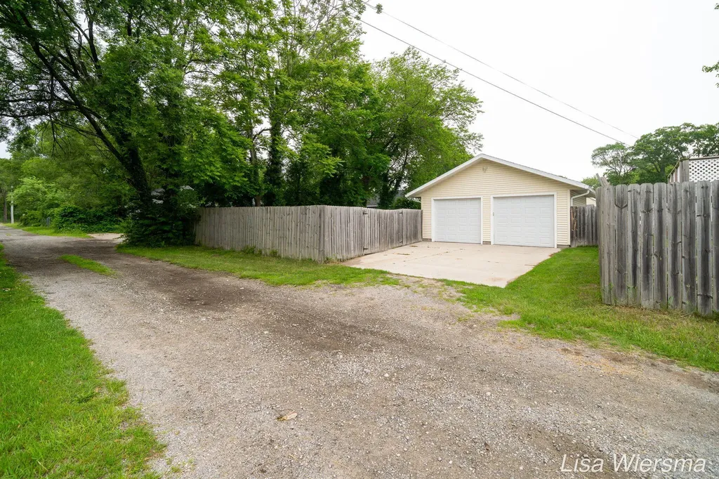 2357 Crozier Avenue Muskegon City MI 49441