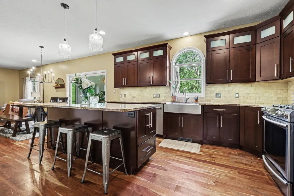 4463 Grand Ridge Drive SW Wyoming City MI 49418