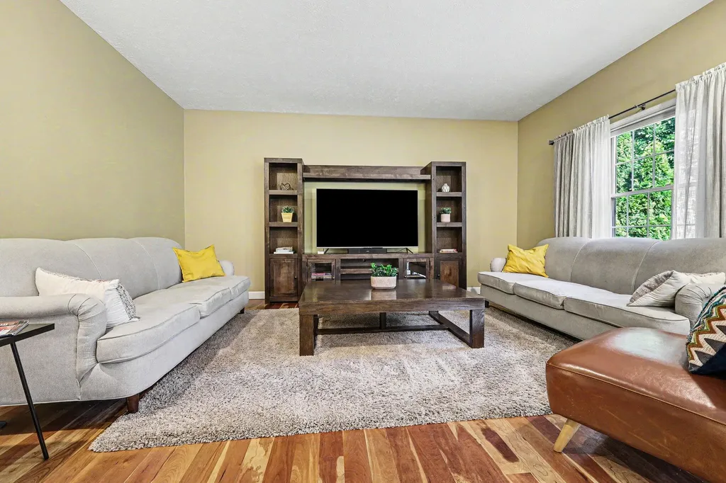 4463 Grand Ridge Drive SW Wyoming City MI 49418
