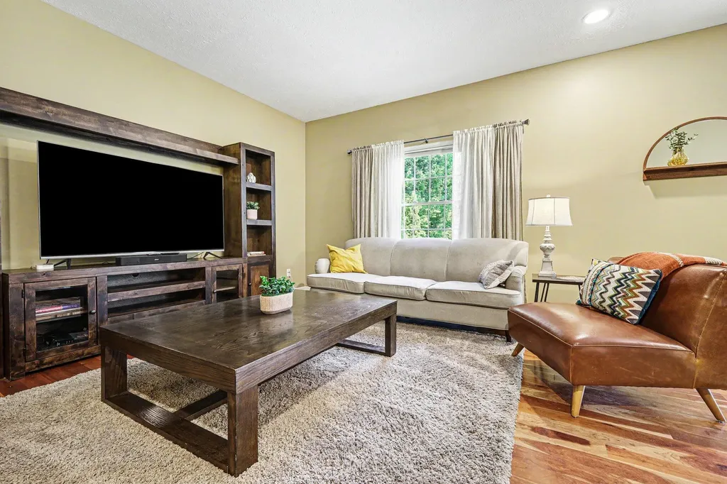4463 Grand Ridge Drive SW Wyoming City MI 49418