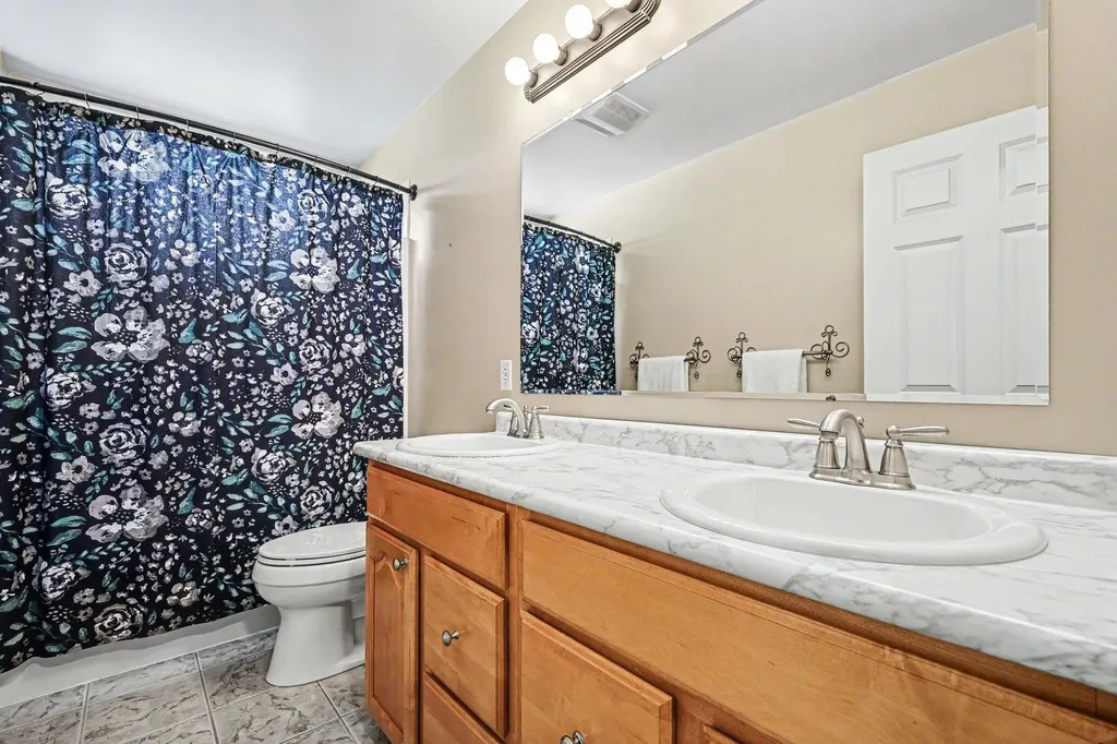 4463 Grand Ridge Drive SW Wyoming City MI 49418