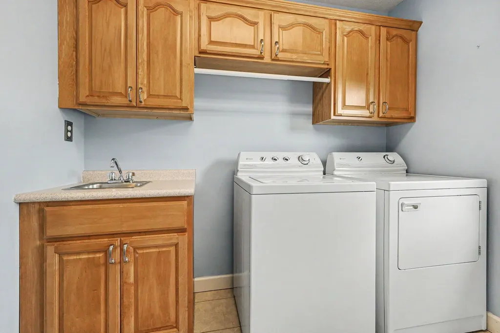 4463 Grand Ridge Drive SW Wyoming City MI 49418