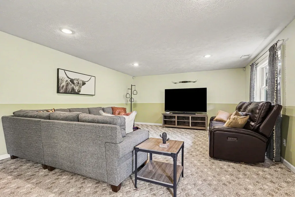 4463 Grand Ridge Drive SW Wyoming City MI 49418