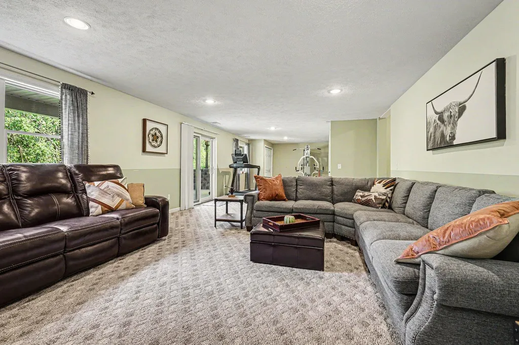 4463 Grand Ridge Drive SW Wyoming City MI 49418