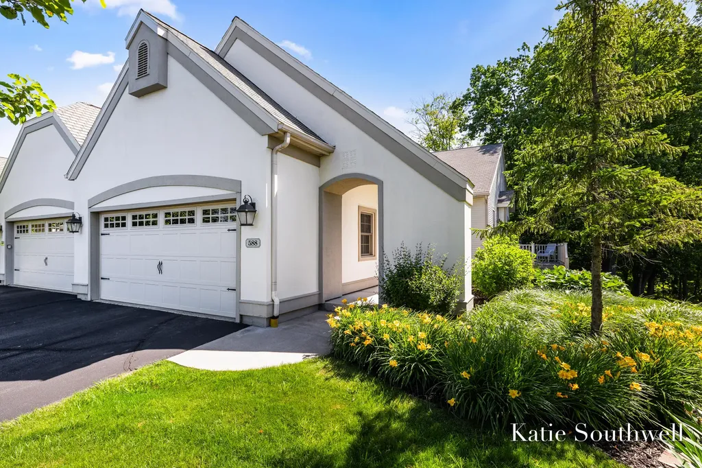 588 Enclave Court SE Grand Rapids Charter Township MI 49546