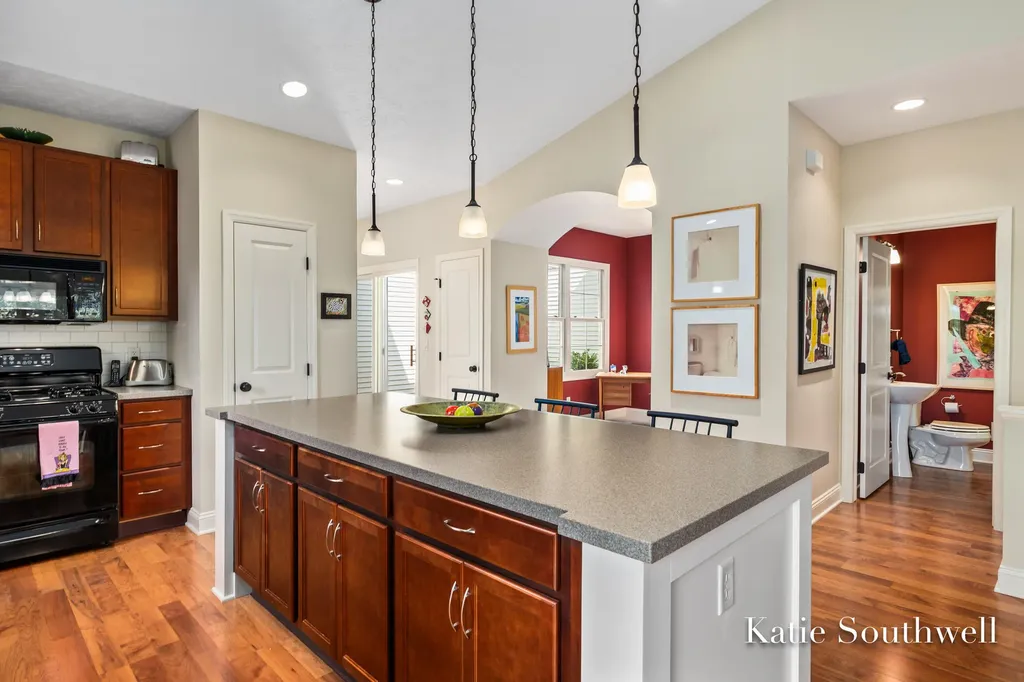 588 Enclave Court SE Grand Rapids Charter Township MI 49546