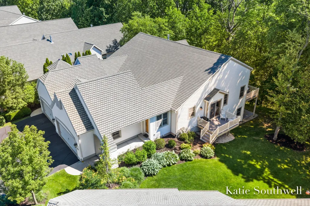 588 Enclave Court SE Grand Rapids Charter Township MI 49546