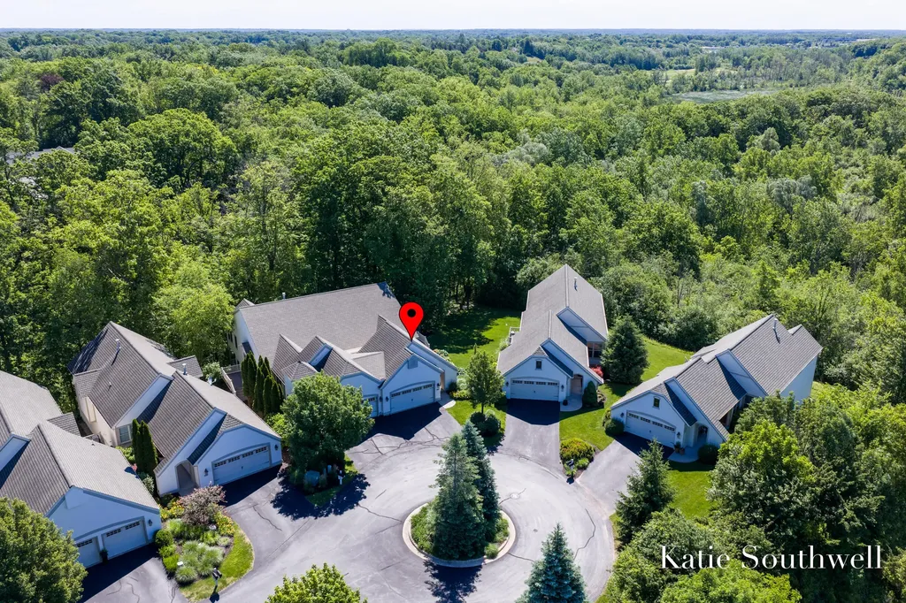 588 Enclave Court SE Grand Rapids Charter Township MI 49546