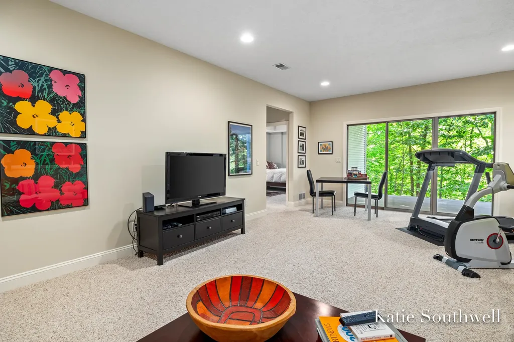 588 Enclave Court SE Grand Rapids Charter Township MI 49546