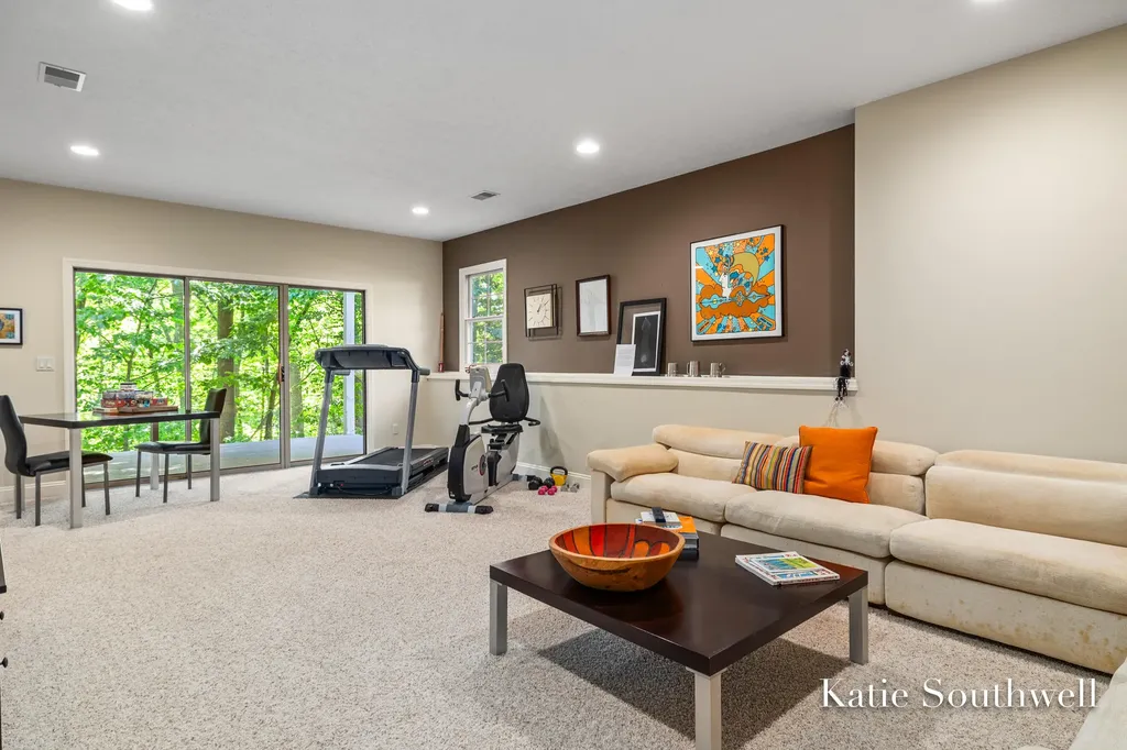 588 Enclave Court SE Grand Rapids Charter Township MI 49546