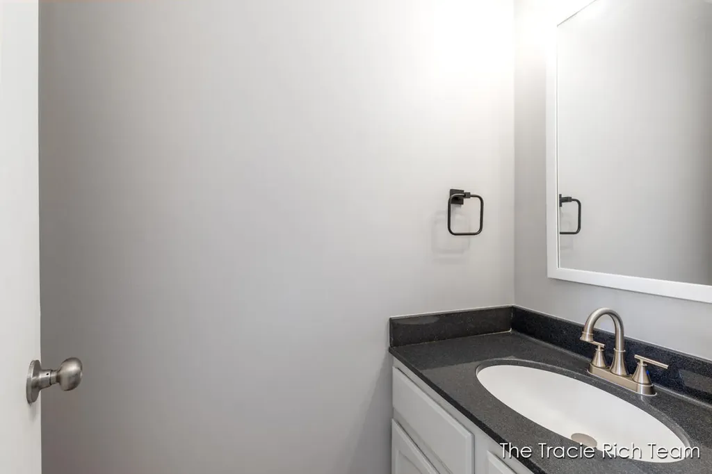 2670 Ridgecroft Drive SE Kentwood City MI 49546