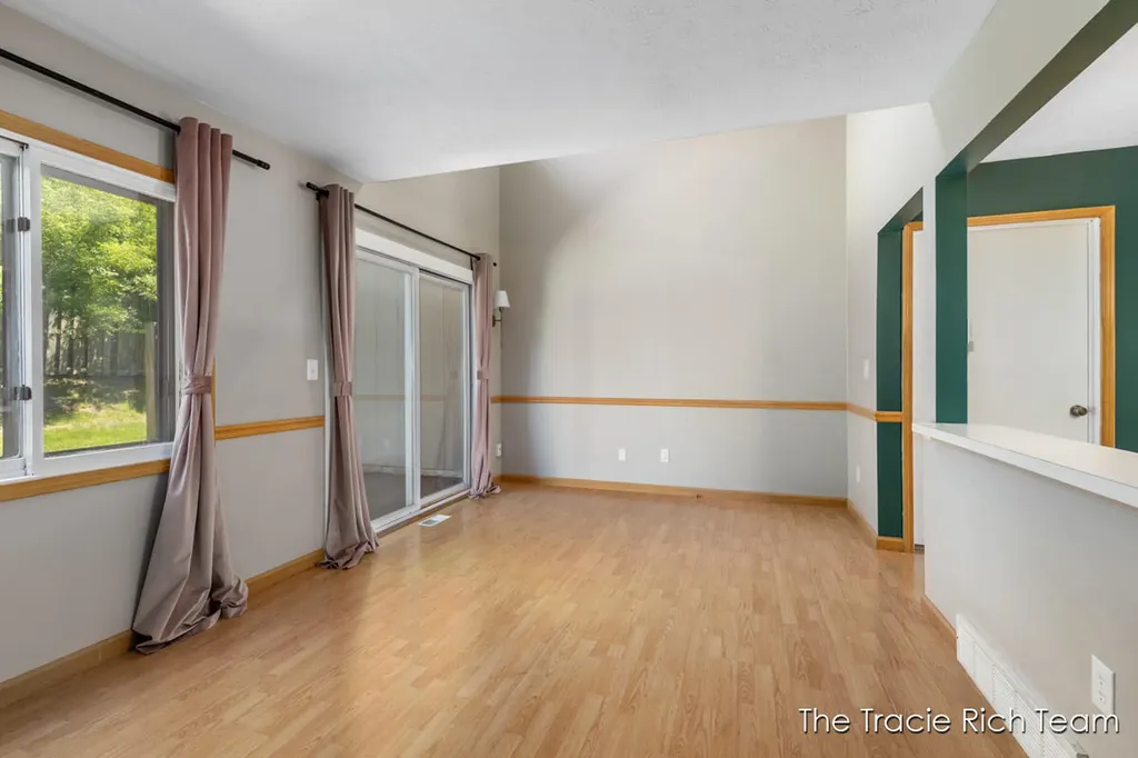 2670 Ridgecroft Drive SE Kentwood City MI 49546