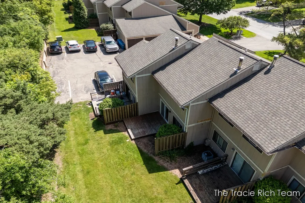 2670 Ridgecroft Drive SE Kentwood City MI 49546
