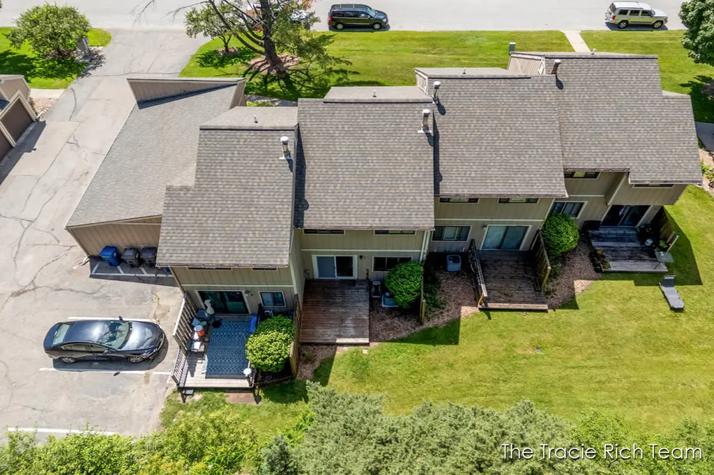 2670 Ridgecroft Drive SE Kentwood City MI 49546