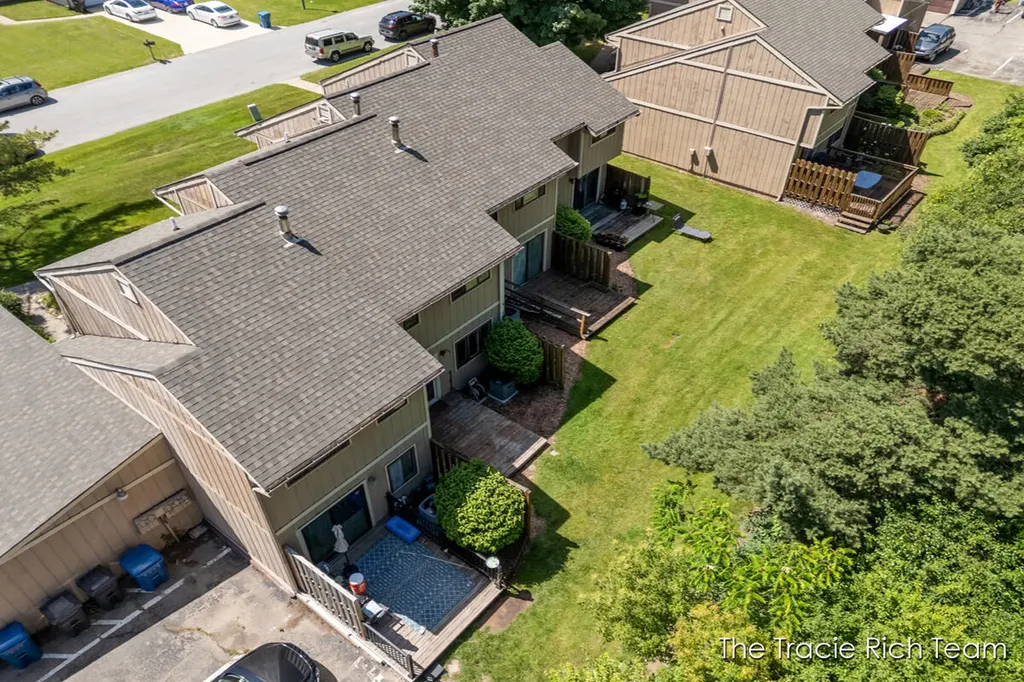 2670 Ridgecroft Drive SE Kentwood City MI 49546