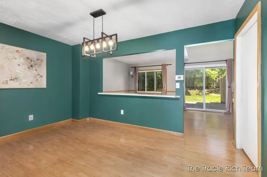 2670 Ridgecroft Drive SE Kentwood City MI 49546