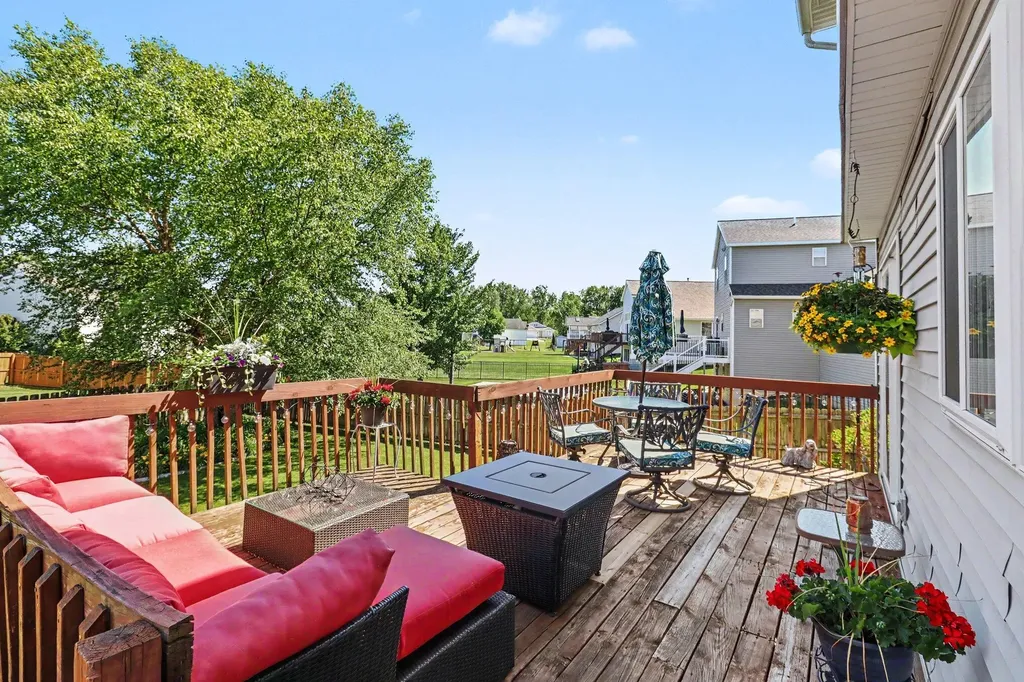 3910 Avery Drive NW Walker City MI 49534