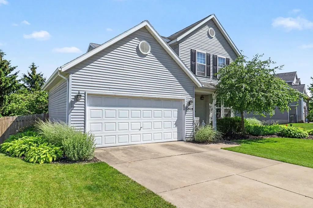 3910 Avery Drive NW Walker City MI 49534